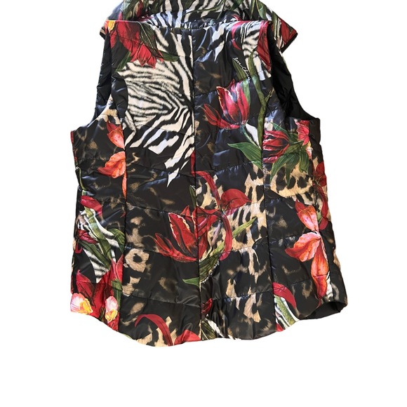 Multi-color multi print & floral Chico’s PUFFER VEST Size 2 (12/14) NWT - Picture 3 of 6